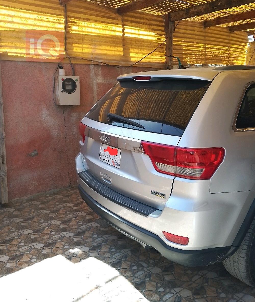 جیپ گراند شیرۆکی